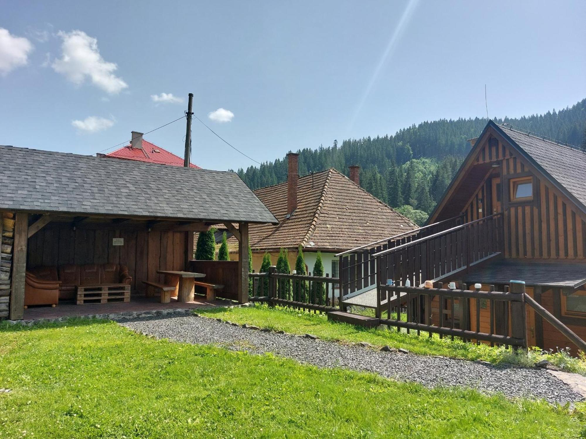 Chatka Pod Jaskynou Maluzina Exterior photo